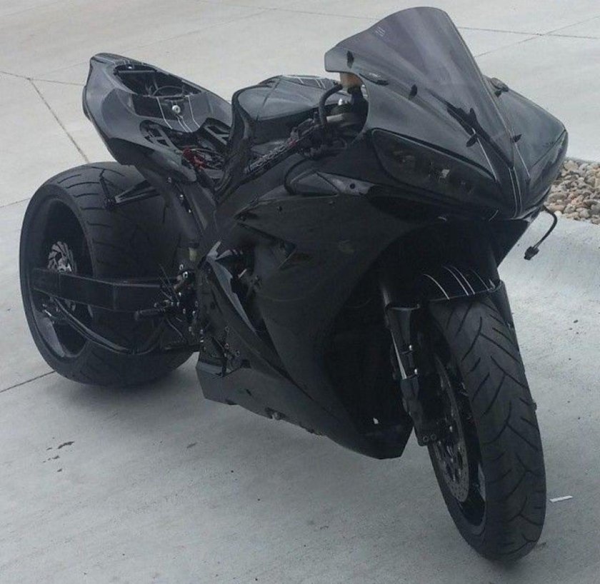 Yamaha r1 черный
