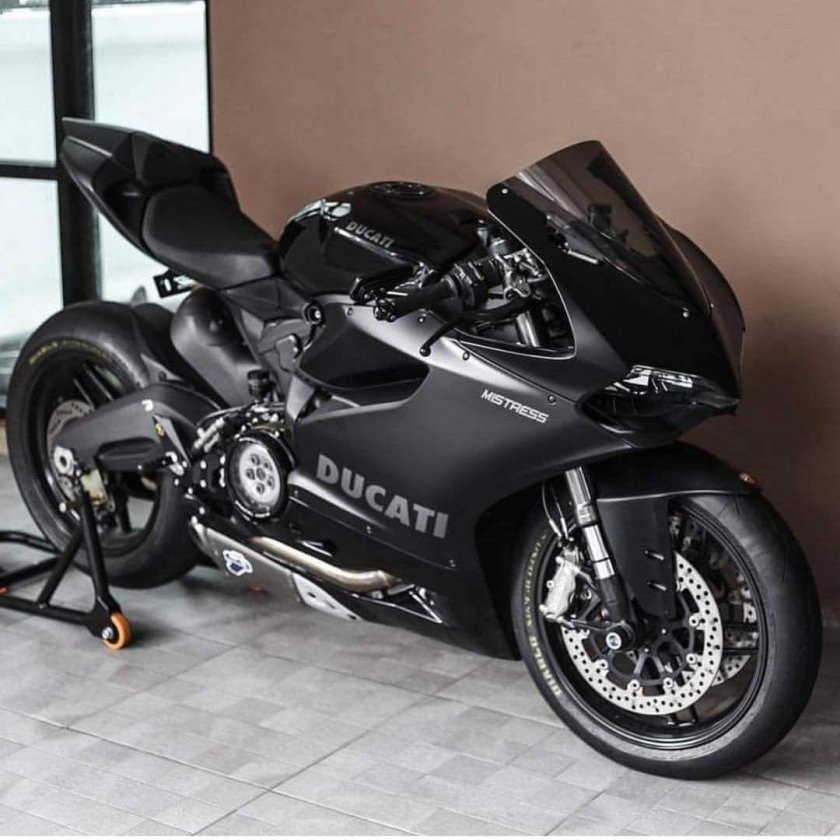 Дукати мотоцикл черный