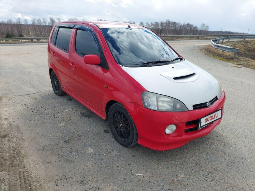 Daihatsu yrv