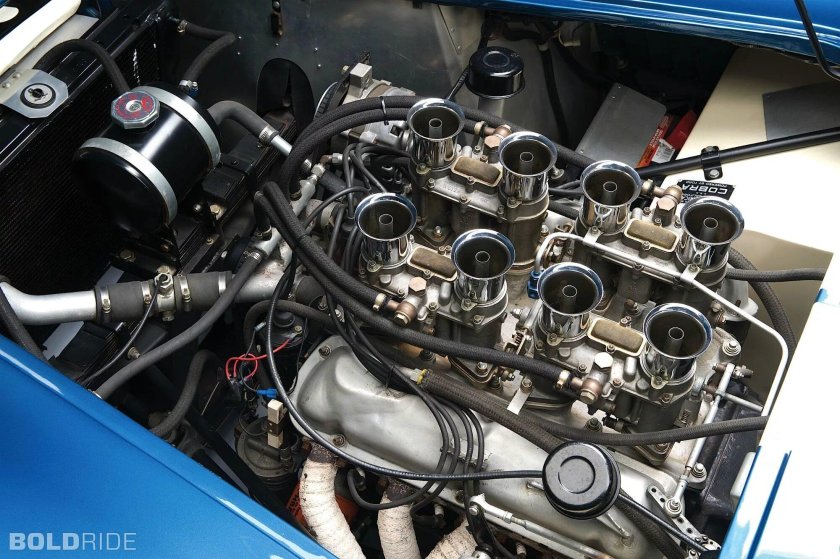Shelby Cobra мотор