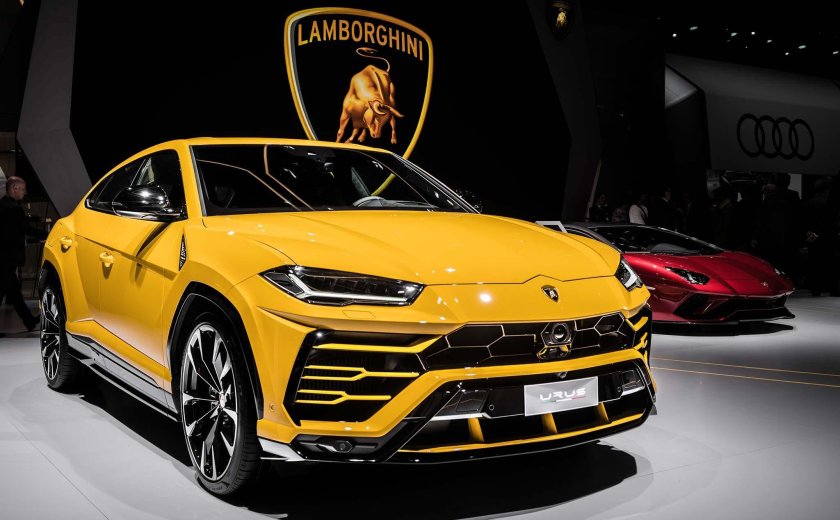 Lamborghini Urus Gold