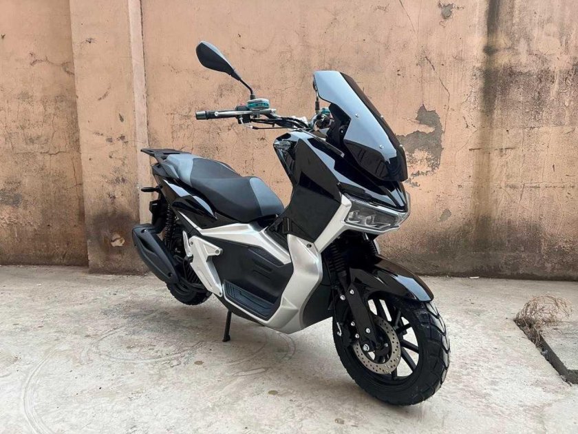 Скутер Tracer ADV