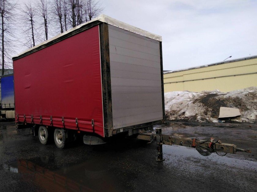 Прицеп тентованный