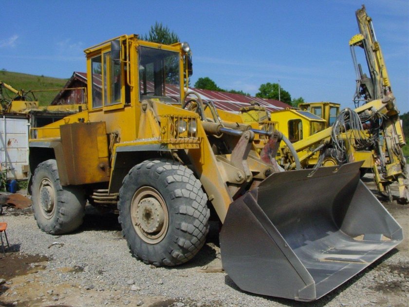 Фронтальный погрузчик ЗТМ-216