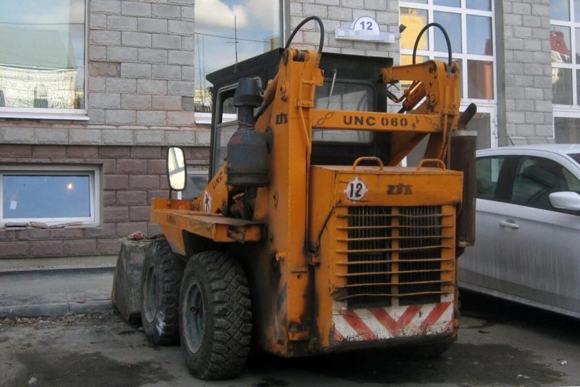 Погрузчик унц 060