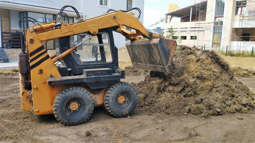 Мини погрузчик UNC 060