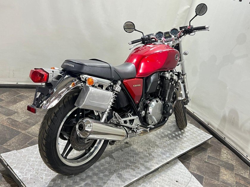 Хонда св 1100