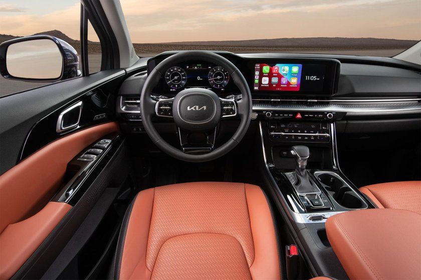 Киа Карнивал 2022 салон