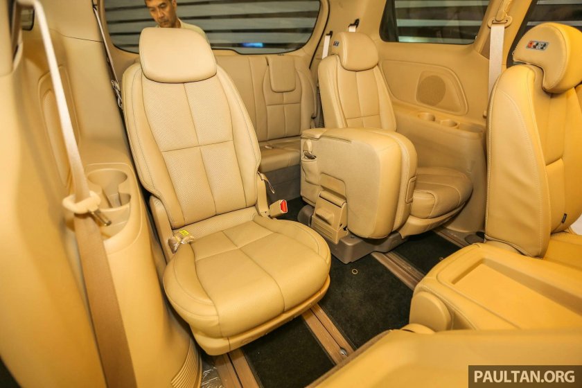 Kia Grand Carnival 2008 салон