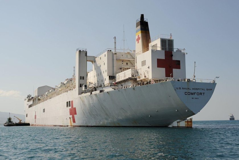 Корабль USNS Comfort