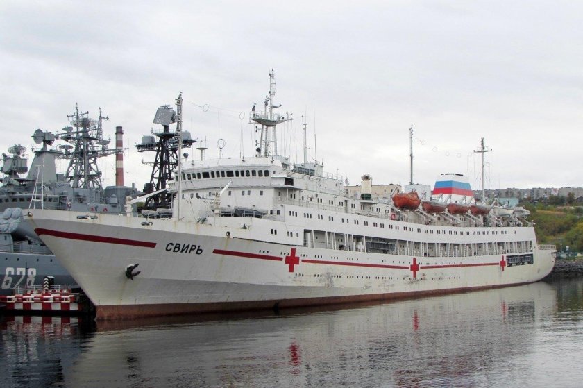 Плавучий госпиталь свирь