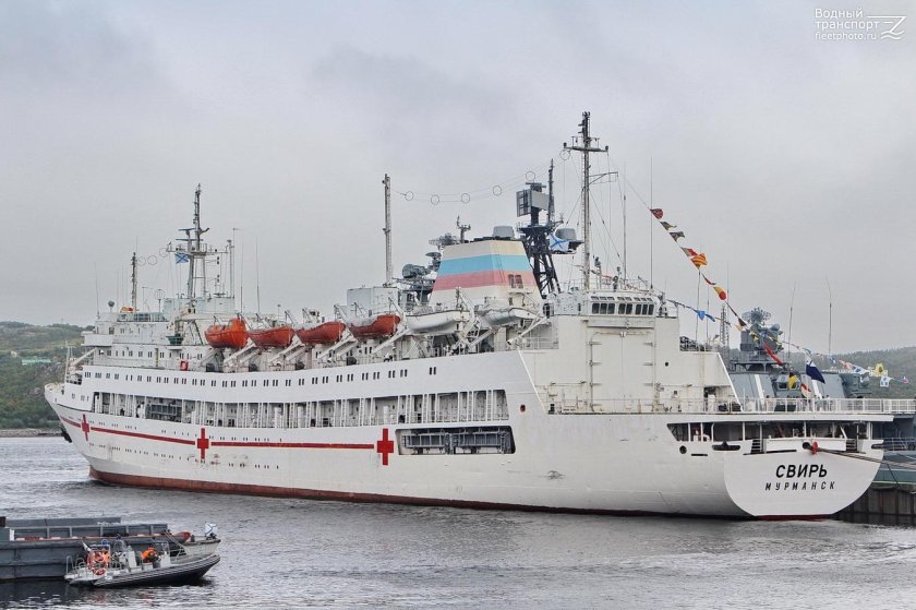 Плавучий госпиталь свирь