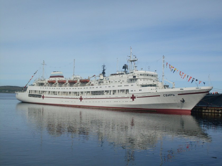 Плавучий госпиталь свирь