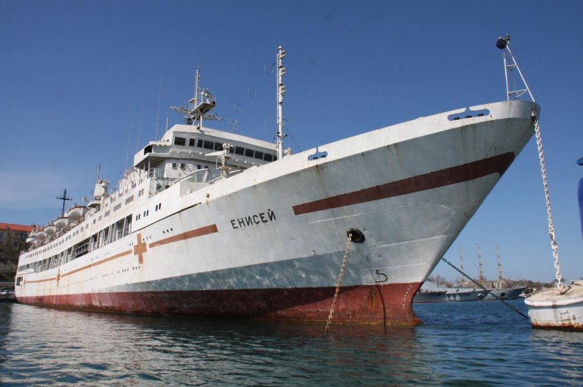 Госпитальное судно Енисей в Севастополе