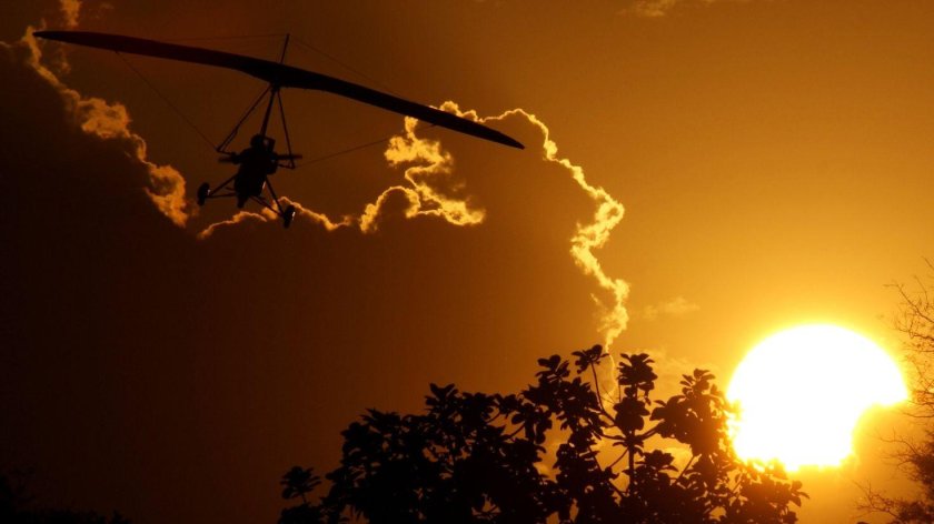 Дельтаплан на закате