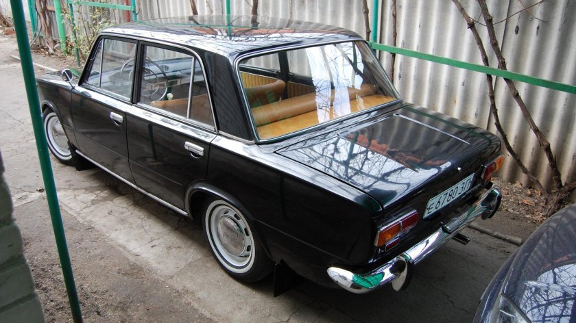 ВАЗ 2101 черный металлик