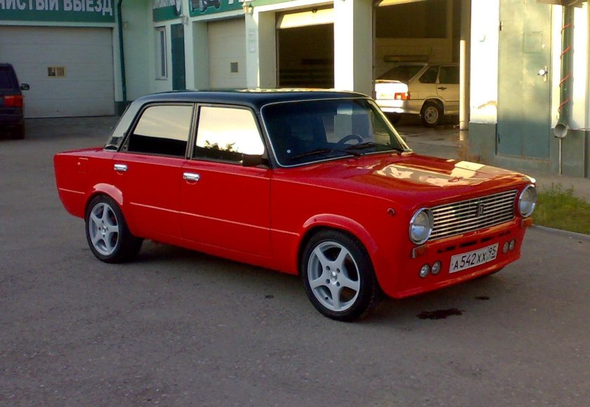 ВАЗ 2101 красная