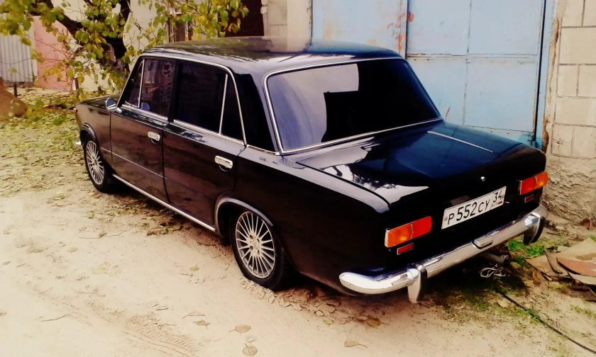 ВАЗ 21011 черная