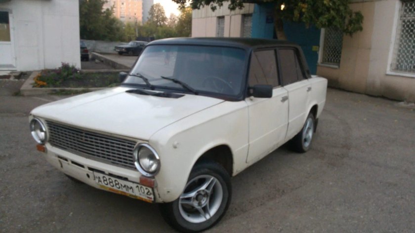 ВАЗ 2101 С черной крышей
