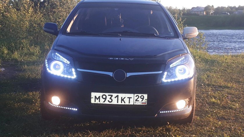 Ангельские глазки Geely MK Cross
