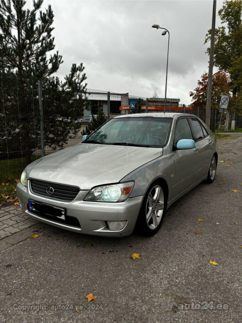 Лексус is 200 1999