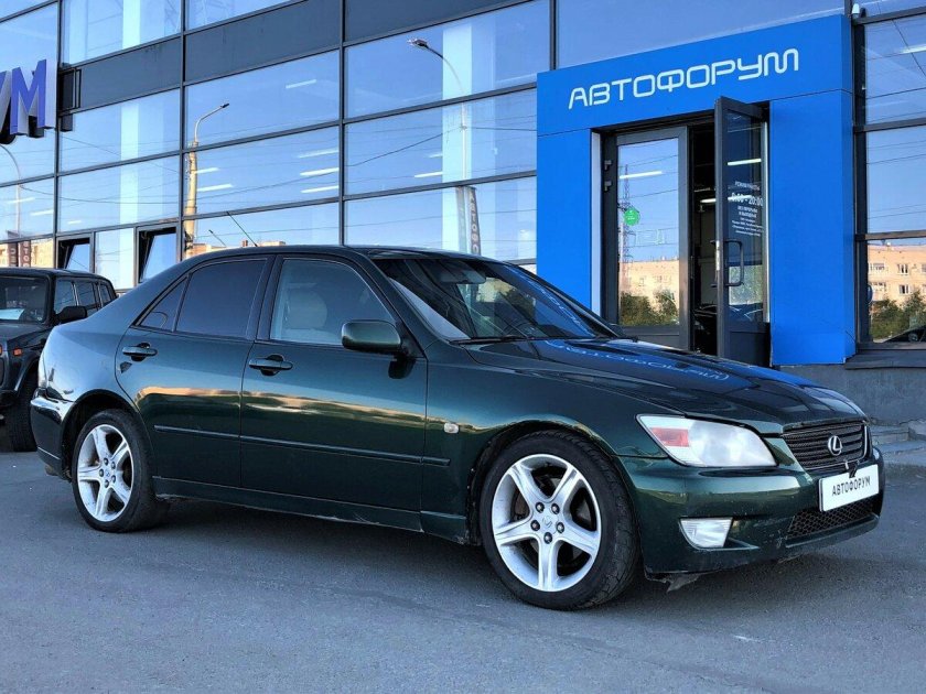 Лексус ИС 200 2000