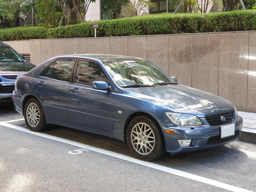 Lexus is300 2001