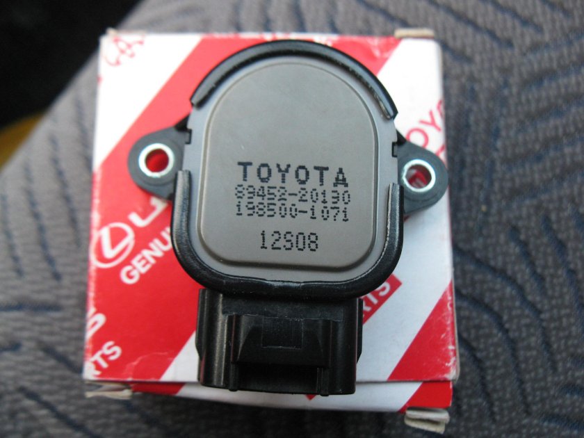 Датчик дроссельной заслонки Toyota