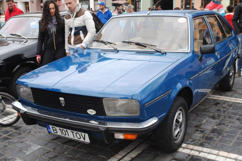 Dacia 2000