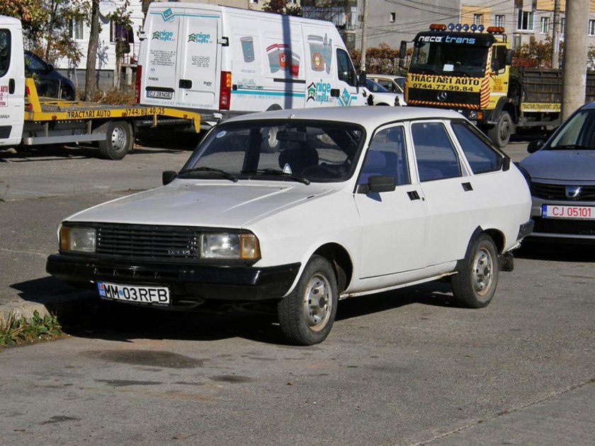 Dacia 1990