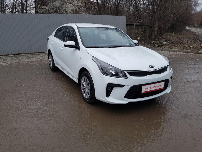 Kia Rio 2019 белая