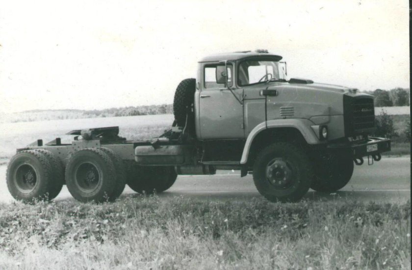 ЗИЛ Э 133 Вят седельный тягач