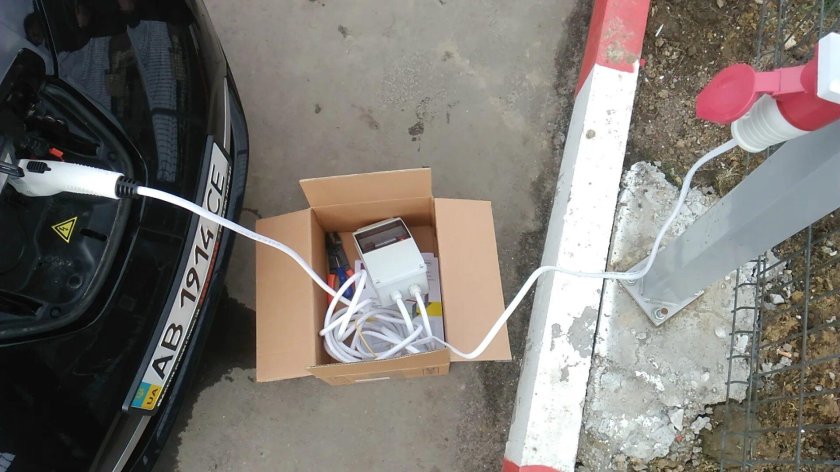 Nissan Leaf зарядная станция