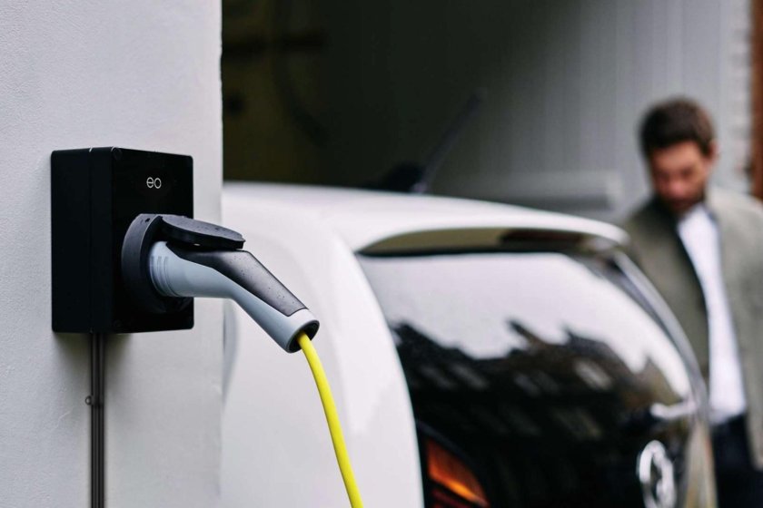 Electric vehicle (ev) Charger