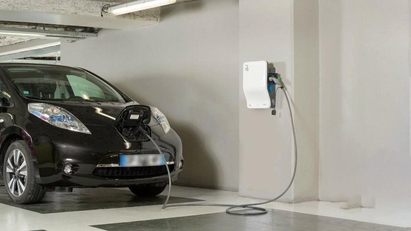 Зарядная станция Schneider Electric evb1a22p4ri