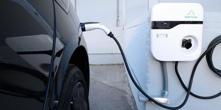 Электрозаправка для электромобилей Тесла