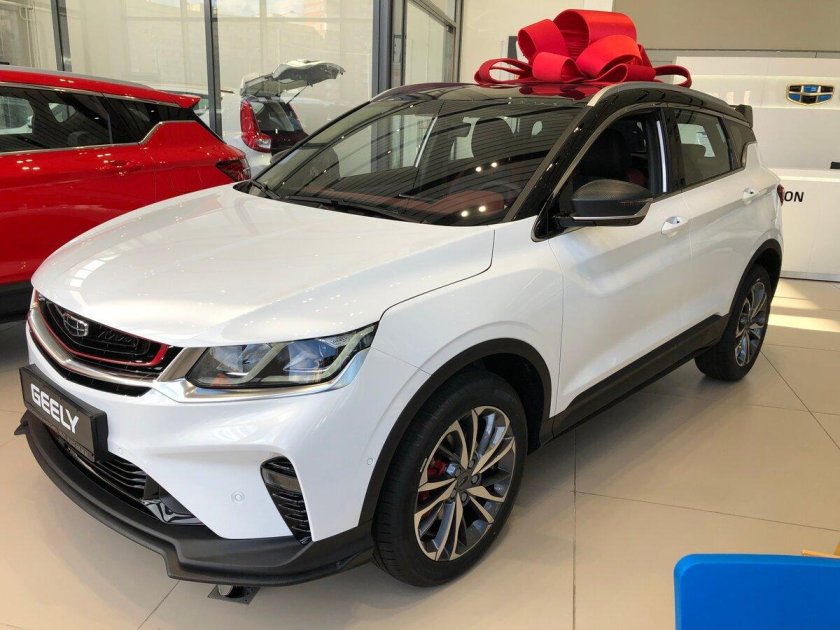 Geely Coolray 2020 белый