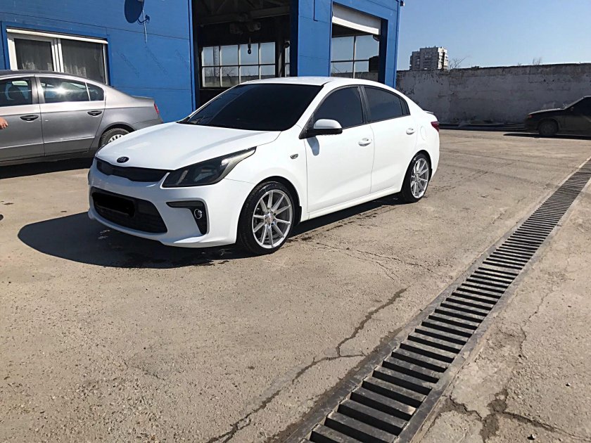 Kia Rio 4 White Tuning