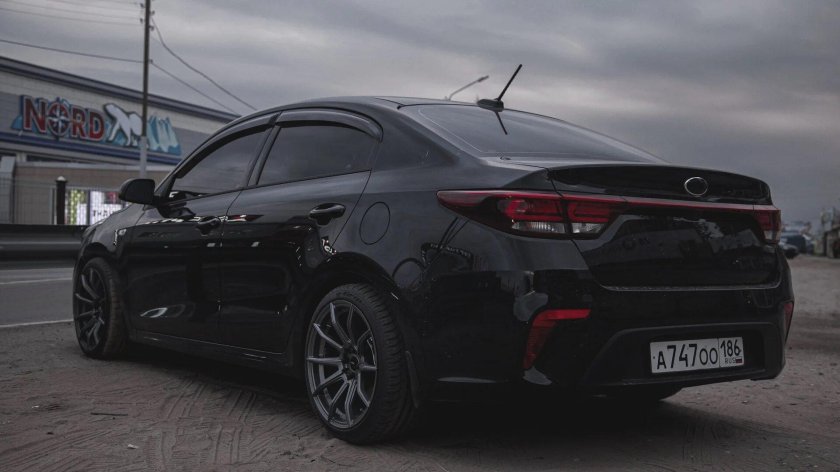 Kia Rio 4 черный