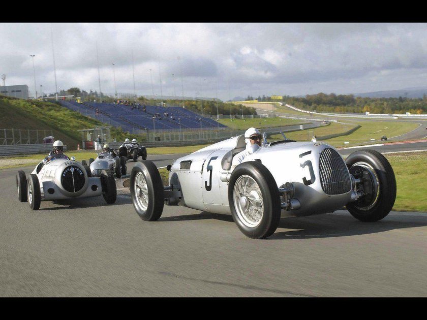 Mercedes w25 Silver arrow Legends