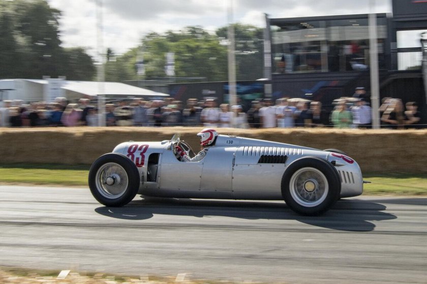 Болид от Порше