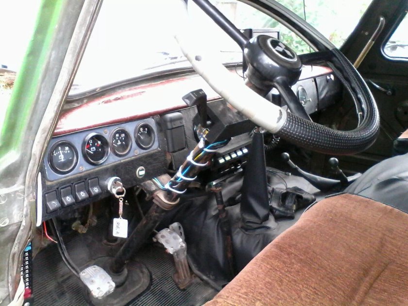 УАЗ 31512 приборная панель