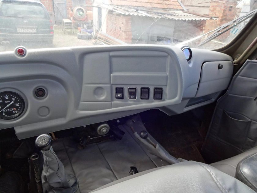 Панель УАЗ 452,3303,3741 «Вектра»