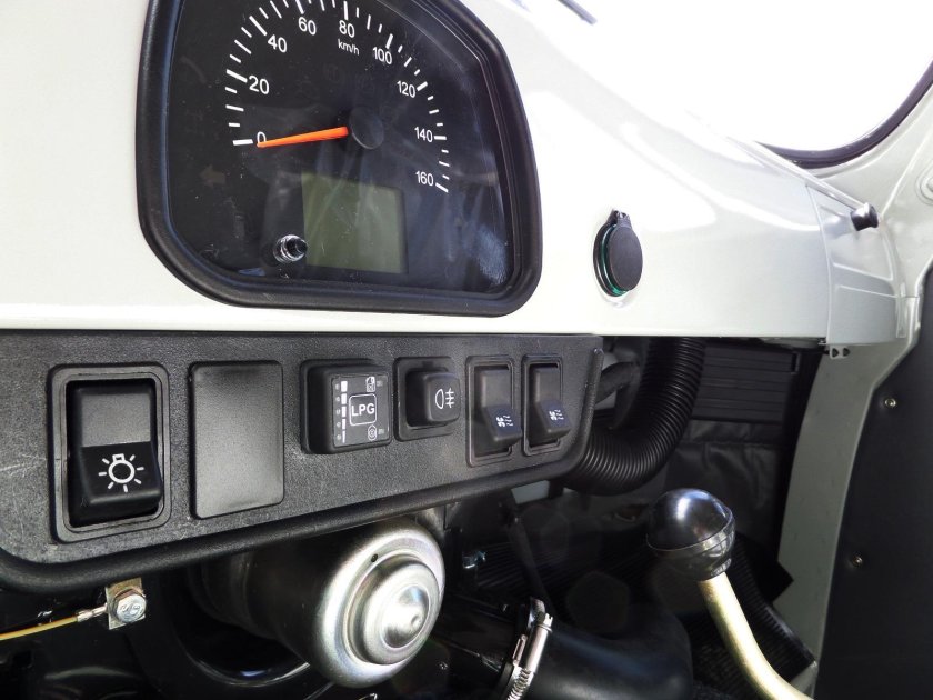 УАЗ 390945 приборная панель