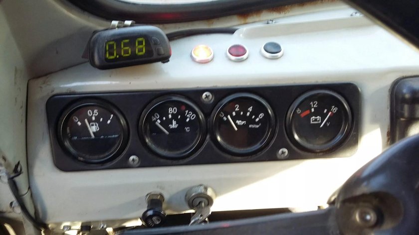 УАЗ 3909 приборная панель