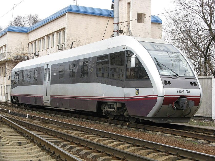 Дизель поезд