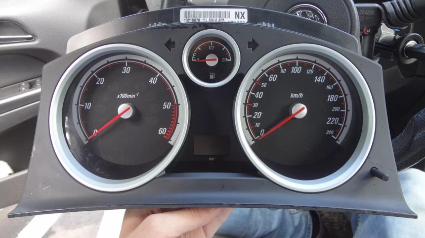 Приборная панель Opel Astra h