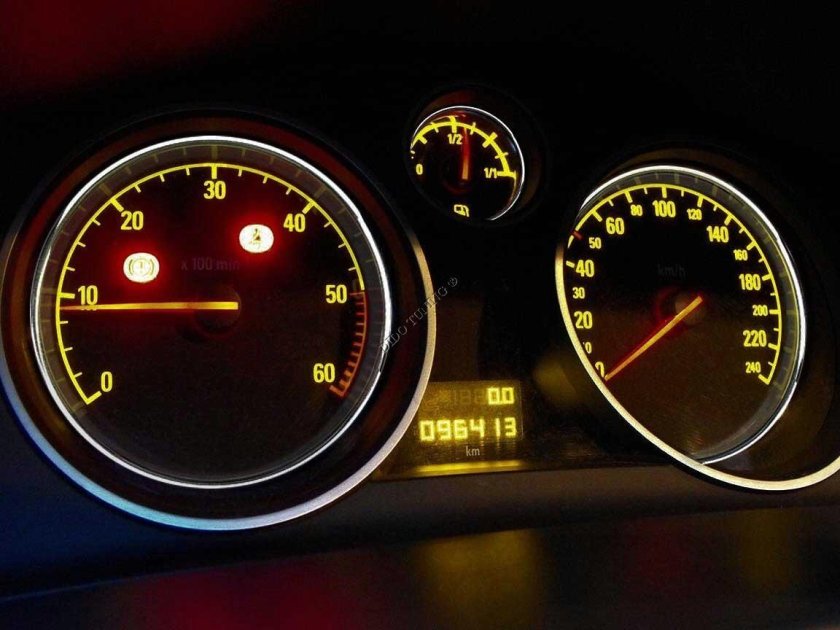 Пересвет Опель Зафира б