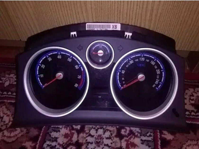 Приборная панель Opel Astra h