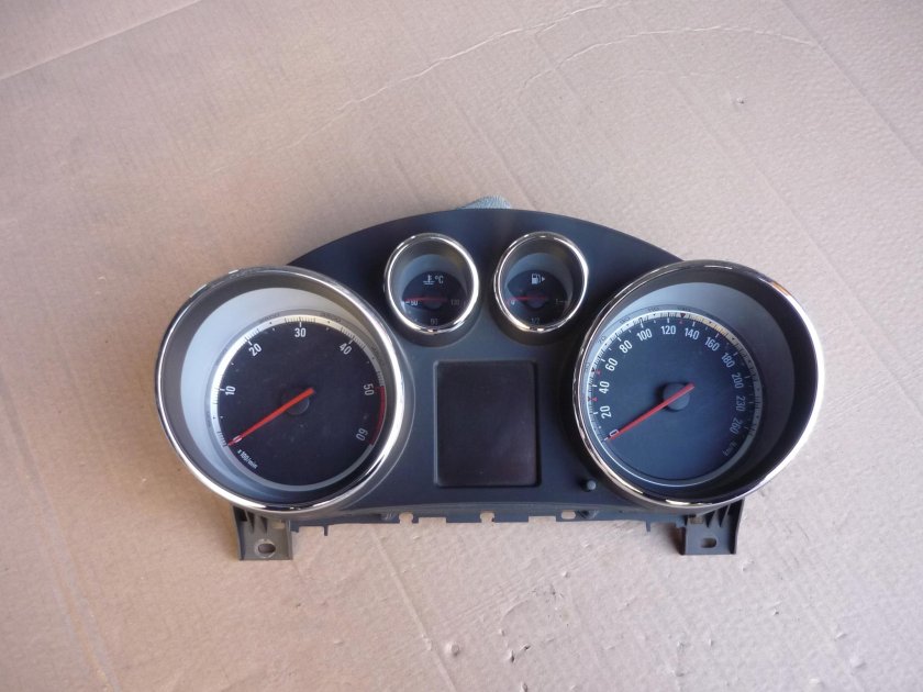 Панель приборов Опель Астра н